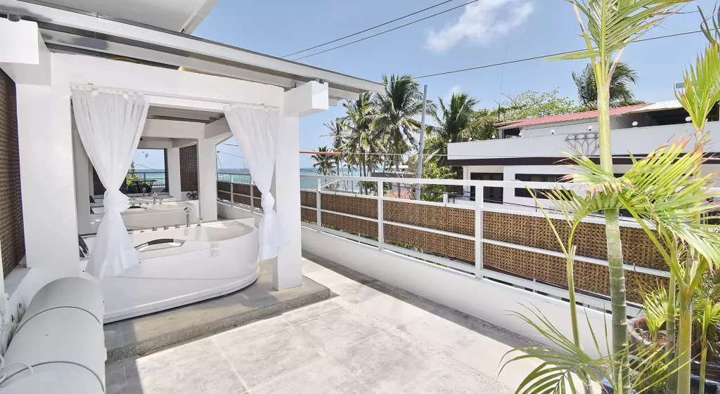 Rooftop with outdoor jacuzzi at Bale Mi Boracay